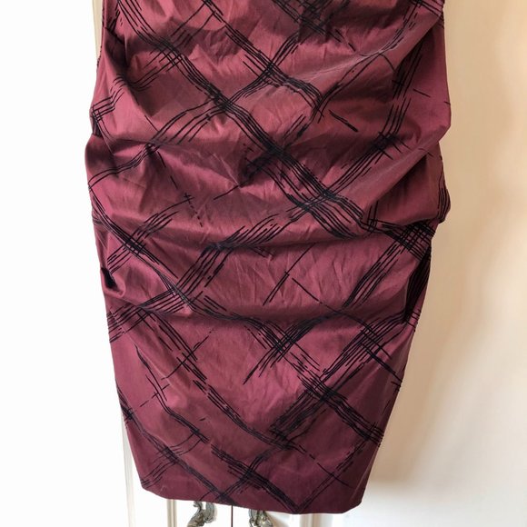 *NWT* Ruched Sleeveless Abstract Print Burgundy Dress - Made in Canada - XXS - Picture 4 of 16